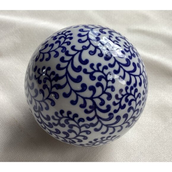 Decorative Porcelain Ball Carpet Ball Blue and White - Picture 1 of 4